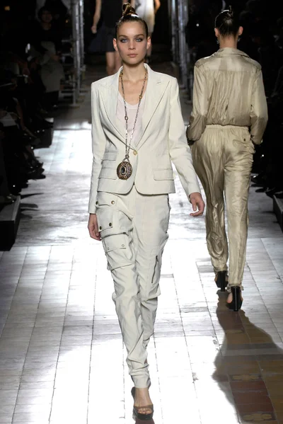 Look 17